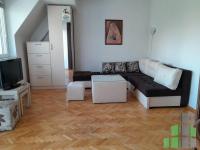 Se izdava namesten stan vo Skopje, Novo Lisiche so povrshina od 63 m2.
 Ekstra: Klima, Centralno Parno.
 Cena: 300 EUR
